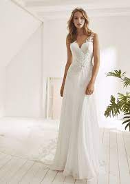 New premiere collection 130 artikel White One 2019 Collection Osane Brautmode Brautkleid Lila Hochzeit