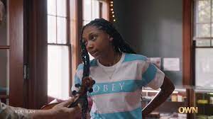 Bizde çocuk istiyoruz ama zamanını bilmiyoruz! Obey Women S T Shirt Of Kelly Jacobs As Maia In Delilah S01e01 Everything To Everybody 2021