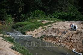 Ia berikutan pelaksanaan kerja kecemasan penggantian injap sluis di kawasan kolam air kepong estate yang mengalami kebocoran serius, menurut kenyataan. Kerajaan Negeri Digesa Serius Atasi Pencemaran Sungai Menteri Air Times News Network