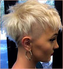 Dieser pinnwand folgen 129 nutzer auf pinterest. Frisuren Fur Frauen Ab 40 Mit Brille Kurzhaarfrisuren Undercut Frau Kurz Frisuren Kurz