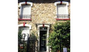 Avant Apres Ils Ont Renove Une Meuliere De 90 M2 Pour 50 000 Euros Renovation Petite Maison Maison De Ville Renovation Maison Ancienne