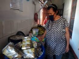 Produk fermentasi ini diyakini dapat memberikan efek menyehatkan tubuh, terutama sistem pencernaan, karena meningkatkan jumlah bakteri dalam tubuh dan mengurangi jumlah. Tape Ketan Khas Kuningan Si Asam Manis Yang Tak Lagi Laris Manis Kumparan Com