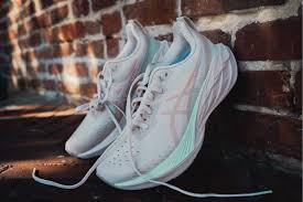 Asics Novablast 4 Review: Time to Choose Favorites