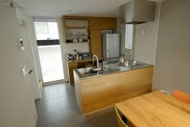 nさんのお宅に1年点検に伺いました 天板 ステンレスヘアライン キッチン本体 ナラ板目オイル塗装仕上げ レンジフード サンワカンパニー ミニマル6040s サンワカンパニー キッチン リビング キッチン キッチン