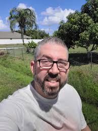 Hey Deakin Running Group, I'm a PhD candidate looking to research the  difference in gait biomechanics between runners with and without anterior  knee pain! Any runners interested that are currently running at