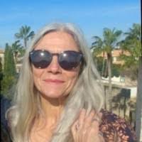 Julie Buchan's Instagram, Twitter & Facebook