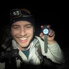 More nights hiking up snowy mountains pleasse. #photography #hiking  #snowshoeing #nightphotography #outdoors #optoutside #camping #backpacking  #sierranevada #nevada