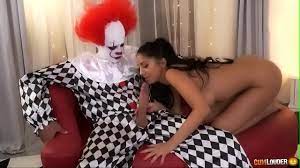 Pennywise IT - Julia de Lucia - XVIDEOS.COM