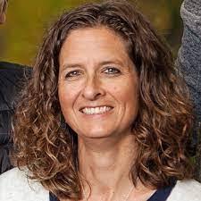 Lori Dykstra's Instagram, Twitter & Facebook