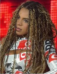 Blue Ivy takes her job