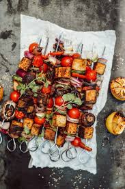 Die Besten Tofu Gemuse Spiesse Mit Veganem Barbecue Dip Haut Auch Deine Omni Freunde Um Versprochen Justine Kept Calm Went Vegan Rezept Vegane Hauptspeisen Vegan Grillen Tofu