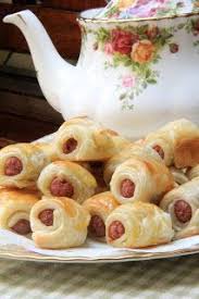 Breakfast Dgn Puff Lagiiii Hari Ni Ita Buat Puff Lg Tp Kali Ni Buat Inti Frankfurter Comel Rasanyer Yg Rangup Dan Lembut M Pancakes Breakfast Food