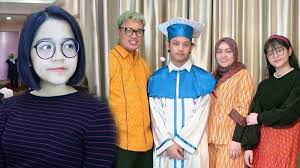 Terdampak Corona Uya Kuya Rayakan Wisuda Nino Kuya Secara Virtual Cinta Kuya Jadi Sorotan Tribunnewsmaker Com
