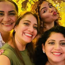 Fragmento final del poema Enoc Cansino, titulado «Canto a Chiapas»: «[…] …Y  surgió inadvertida como un rezo de lluvia entre las hojas, tenue como la  brisa, tierna como un suspiro; pero surgió