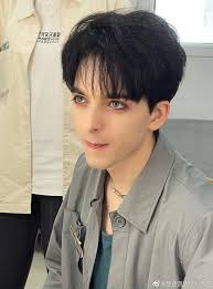 David Kolosov vn • Ổ Nhỏ Sìn Đại Vệ 大卫