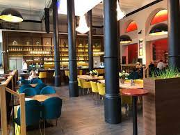 Und nicht nur das fesselnde interieur ist was für's. Inneraum Picture Of Alte Bank Karlsruhe Tripadvisor