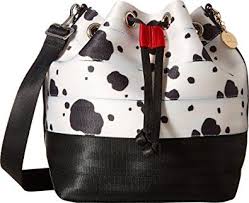 Convenient count packs to guarantee portion control. Harveys X Disney 101 Dalmatians Harveys Seatbelt Bag Park Hopper Seatbelt Bags Harvey Seatbelt Bags Bags