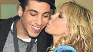 Semiha Yankı'dan Bonomo'ya öpücük