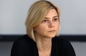 You may leave a message for the family by clicking here. Sandra Bencic Iz Cms A Inace Sklona Diskriminaciji Nudi Svoja Rjesenja Za Migrantsku Krizu Narod Hr