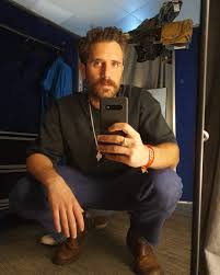 È giusto che sia così. Tommaso Paradiso Biografia Eta Altezza Peso Figli Moglie Instagram E Vita Privata Spettegolando