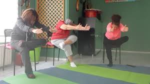 Sandalyede Yoga Fibromiyalji Eklem Agrilari Romatizma Migren Agrilari Emzirenler Icin 2 Bolum Youtube Fibromiyalji Yoga Youtube