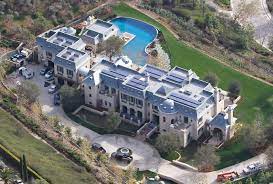 Floyd mayweather purchased this house for a whopping $10 million by an llc. Floyd Mayweather Net Worth The Richest Boxer Mansions Celebrity Houses Millionaire Homes