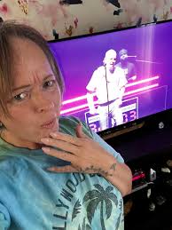 Who is the singer in the Stinson scene?