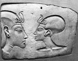 Le roi akhenaton et son épouse néfertiti imposèrent le culte d'un dieu unique : 15 Idees De Akhenaton Et Nefertiti Nefertiti Egypte Egypte Pharaon