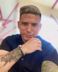 El perdón es un regalo divino, que muy pocos sabemos dar, me incluyo!  Arrepentirse de corazón es un proceso que varía según la persona; es por  eso que se debe buscar un