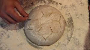 N 1 Dessin De Fleur Sur Une Boule De Pain Youtube