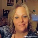 Tammi Howe's Instagram, Twitter & Facebook