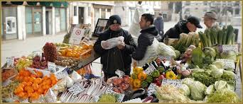 Le Marchand De Fruits Et Legumes Du Campo Santa Maria Formosa Dans Le Sestier Du Castello A Venise Mit Bildern Venedig