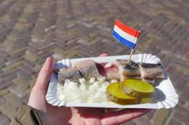 Ongeveer een kwart van zijn haring wordt acht tot tien jaar oud. Veel Kritiek Op Vlaggetje In Hollandse Nieuwe