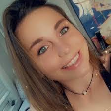 Ashley Ferland's Instagram, Twitter & Facebook