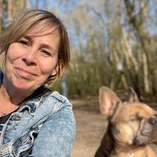 Wer genau ist eigentlich der neue Kraftwerksleiter, der sich selbst in drei  Worten mit „extrem neugierig, hartnäckig und nett“ beschreiben würde?  Geboren am 06.06.66 und aufgewachsen in Kamp-Lintfort, studierte Markus  Willicks Maschinenbau ...