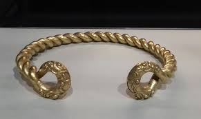 Ydx torc is equipped with the rockshox recon gold rl front fork featuring 120mm of travel, compression adjustment and remote lock out. Gold For The Gods Buxton Museum And Art Gallery