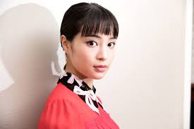 写真・画像】広瀬すず、役所広司と本気で雪合戦「もう気を遣うのをやめよう！」 1枚目 | ニュース | ABEMA TIMES | アベマタイムズ