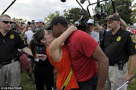 Tiger woods and erica herman at the presidents cup in 2017. Tiger Woods Girlfriend Erica Herman Faces Huge Debt While He Makes 1 62m Daily Mail Online