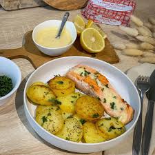 Ornella On Instagram Pommes De Terre Sautees Au Beurre Pave De Saumon Et Sauce Au Beurre Ail Et Citr Pommes De Terre Sautees Sauce Au Beurre Pave De Saumon