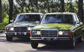 The Mercedes W123 Is A Range Of Executive Cars Produced By German Manufacturer Mercedes Benz Between Janu Mercedes Benz 200 Mercedes W123 Mercedes Benz Classic