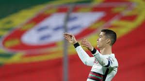 Der portugiesische superstar dürfte als erster spieler bei einer fünften em zum einsatz kommen, zudem kann er sich den alleinigen torjägerrekord. Portugal Gibt Em Kader Bekannt Zwei Bundesligaspieler Und Cr7 Dabei Kicker