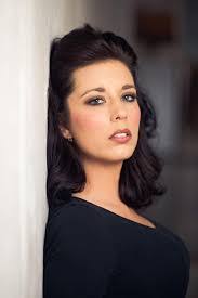 Kellie Cooper's Instagram, Twitter & Facebook