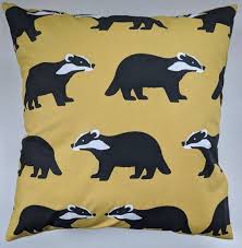Kissenbezug In Anorak Kussen Dachse Gelb 16 Etsy Cushion Cover Cushions Badger