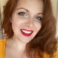 Elizabeth Corsi's Instagram, Twitter & Facebook