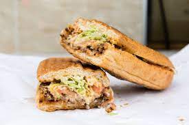 30 Quintessential Nyc Foods And Dining Experiences Nyc Food Food Ny Food