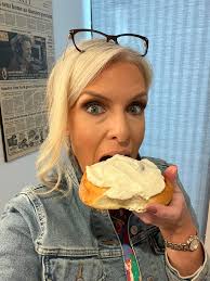 My friend No Sugar Baker had a serious health scare that made her realize  she had to change the way she eats. Jayne started making her favorite  snacks and treats with no