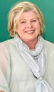 Christine Coates's Instagram, Twitter & Facebook