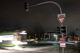 Jun 17, 2021 · im zooviertel ist es zu einer größeren störung der energieversorgung gekommen. Stromausfall 1500 Haushalte In Langenhagen Sind Betroffen