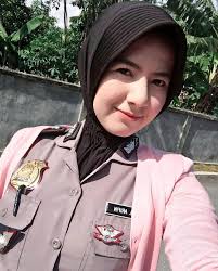 Selain itu, warna pakaian juga tidak boleh pudar atau lusuh. Pin Oleh Sansan Rasan Di Polwan Tni Cantik Indonesia Prajurit Wanita Pejuang Wanita Wanita