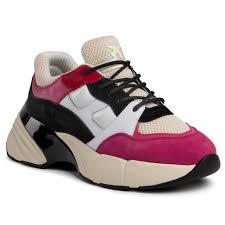 It's fashionable to wear sneakers sneakers are currently having a fashion moment and i do think it's fantastic that sneakers are so on trend. Sneakers Pinko Rubbino Color Sneaker Ai 19 20 Prr 1n20bg Y5zl White Black Fuchsia Zw9 Sneakers Low Shoes Women S Shoes Efootwear Eu